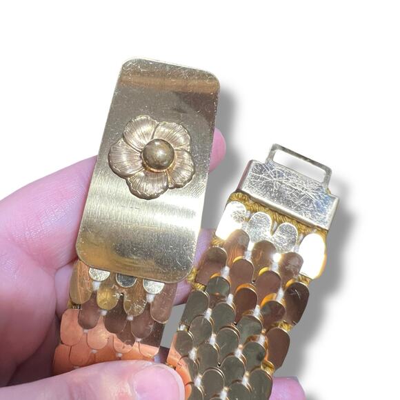 Vintage 50s 60s Womens Scales Stretch Belt Flower Buckle Accent Gold Tone
